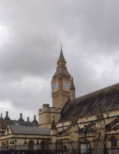 Westminster Hall, the only survivng part of the original palace of Westminster, with Big Ben in the background
