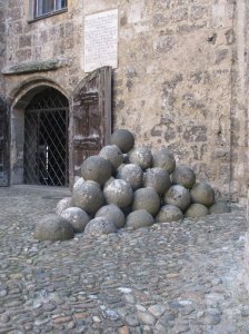 Cannon balls in the courtyard