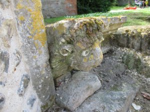 A face amongst the ruins