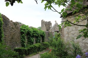 The path leading to the chapel