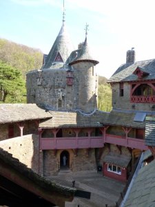 Courtyard & turrets