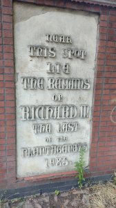 Marking the spot on the bridge where it was (falsely) believed that Richard's remains were thrown into the river