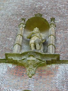 Statue of Alfred on the tower