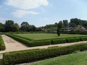 The hedges are planted in the original bedding trenches