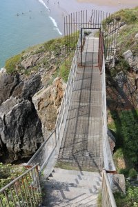 The bridge across the island
