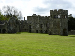 The western hall just behind the inner gatehouse