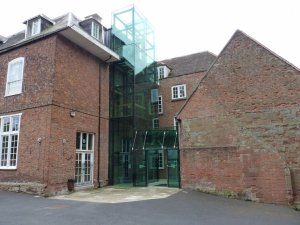 The entrance to the museum, with its very modern porch.