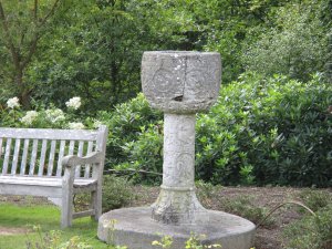 The Venetian font as a garden feature