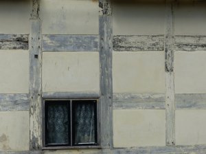 Close-up of the gatehouse building