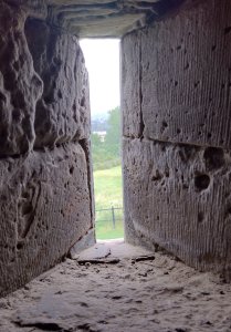Arrow loop in the tunnel
