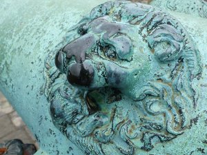 Close-up of the cannon