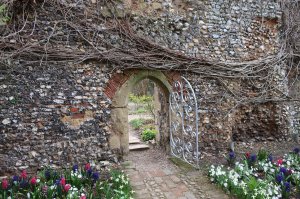 Gateway between two gardens!