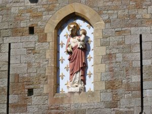 Detail above the gatehouse
