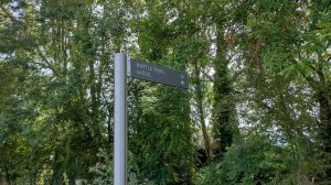 The battlefield walk is signposted some of the way but we found it quite confusing
