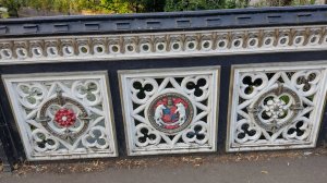 The railings of the bridge-red rose, white rose and the white boar of Richard III