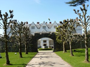 The Elizabethan house
