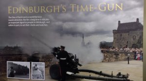 Information board about the 1 o' clock gun